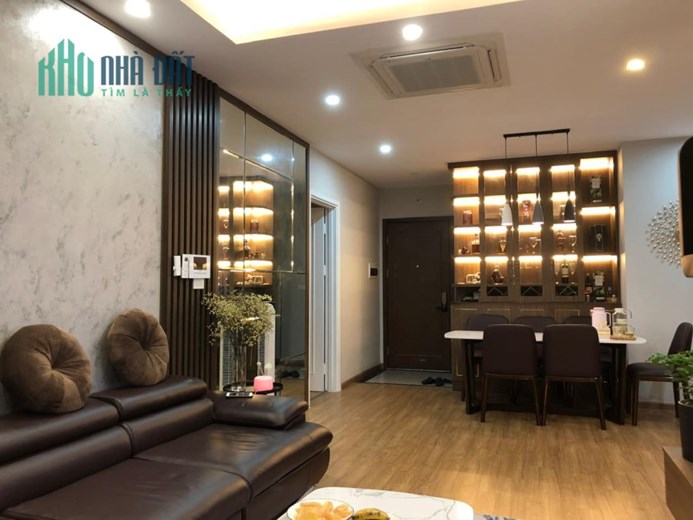 Bán chung cư Dịch Vọng, công viên Cầu Giấy 90m2, 2pn, 5,6 tỷ. 0975118822.
