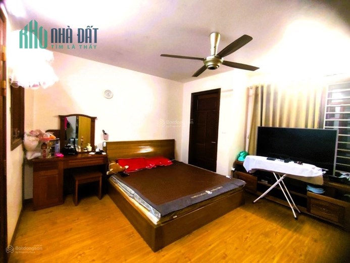 Bán Nhà gần Ngoại Giao Đoàn, Ngõ thông thoáng, 42m2, chỉ  7,3 tỷ