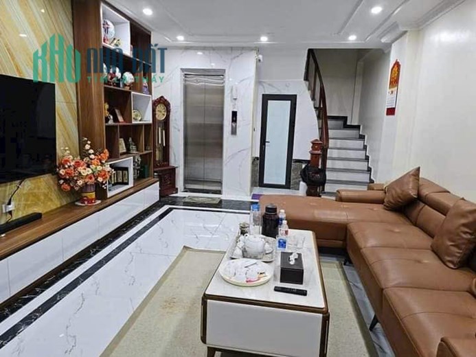 Nhanh tay,  Bán gấp nhà Xuân Đỉnh, giáp Công viên Hòa Bình, 39m2, giá 7tỉ
