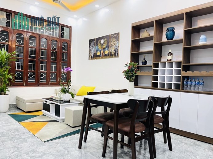Chính chủ cần bán nhà phân lô Ngõ 12 Đào Tấn dt 37 m2 x 5 t mới tinh giá 6,5 tỷ