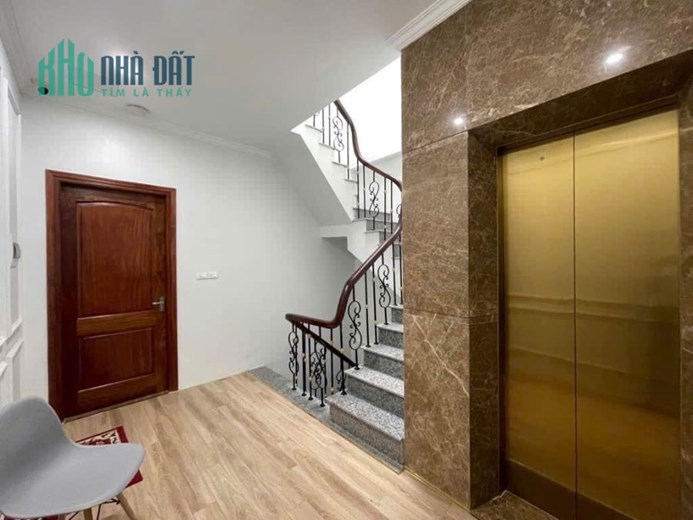 Cần tiền bán gấp – mặt ngõ Xuân Đỉnh, Ô tô, Thang máy, 54m2, giá 13,2 tỷ