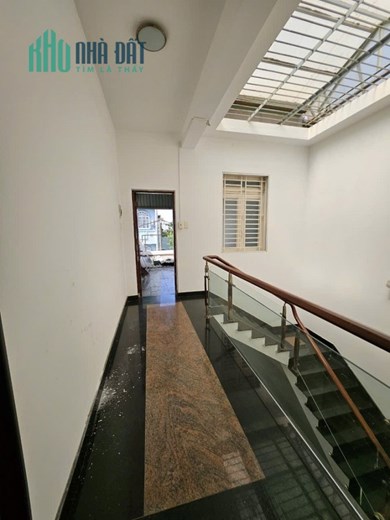 Bán nhà Mặt tiền Lý Thánh Tông DT 4.2x26m, 3 tấm đúc