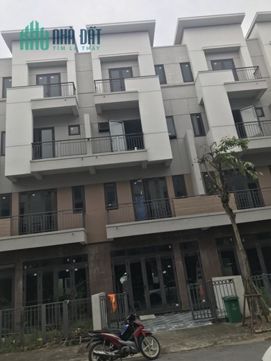 BÁN GẤP CĂN SHOPHOUSE GÁ 4 TY 300 TR TẠI VSIP TP. từ sơn xây 4 tầng DT đa dạng LH; 0832865116