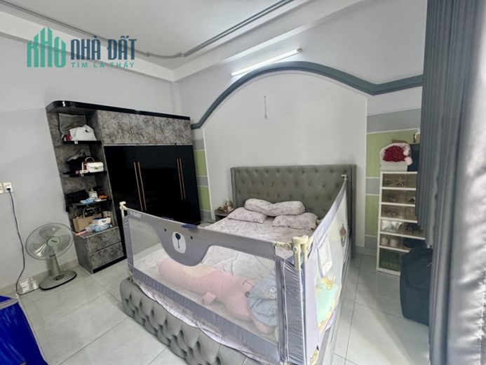 Bán Nhà 3 Tầng TTH - Hẻm ÔTô  Đậu - Gần Siêu Thị MeGa Q12 - Nhỉnh Nhẹ 4 tỷ