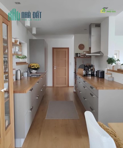 Bán chung cư Nguyễn Thị Định, 100m2, 3pn, 5.65 tỷ. 0975118822.