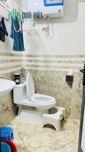 Chủ nhà cần bán để mua nhà to hơn, Ô tô đỗ cổng, ngõ thông các ngả, 30 m2 giá 5,35 tỷ