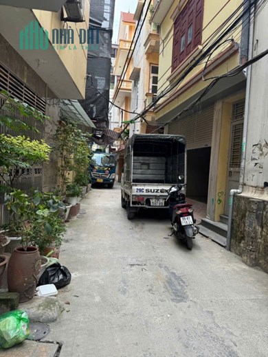 Bán Đất gần Cổng Chào Xuân Đỉnh, DT 90m2, giá hơn 8 tỉ