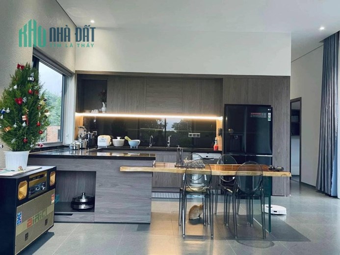 Chung cư đẹp! Bán Stellar Garden, 35 Lê văn Thiêm: 150m2, 4pn, full nội thất. 9 tỷ.