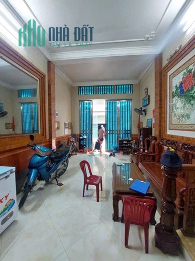 Bán nhà ngõ 105 Xuân La, phân lô quân đội, 43 m2, giá 14 tỷ