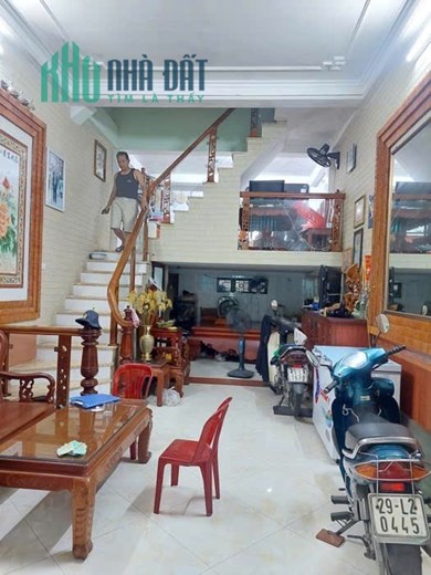 Bán nhà ngõ 105 Xuân La, phân lô quân đội, 43 m2, giá 14 tỷ