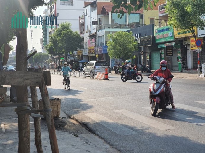 Bán nhà MTKD Nguyễn Sơn DT 9x34m, vuông vức. Giá tốt!!!