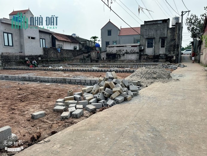 5 lô F0 chủ nguồn, Đất thổ cư xã Tự Nhiên, Thường Tín. Giá 28 triệu/m, 92m. Mặt tiền 5m, xe 7 chỗ