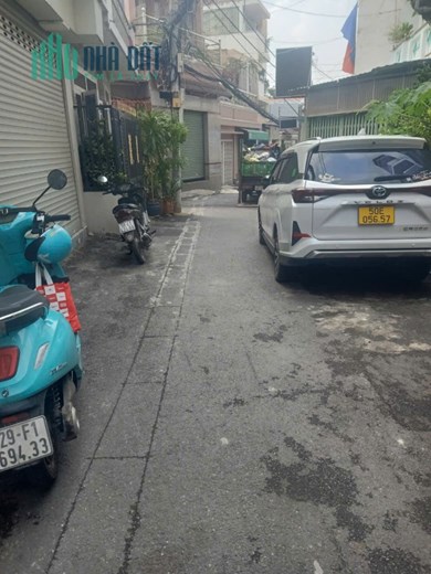 Xe hơi, đường số 12, Linh Chiểu, Thủ Đức, 5 ngủ, gần 80m, 5,9 tỷ, về ở luôn.