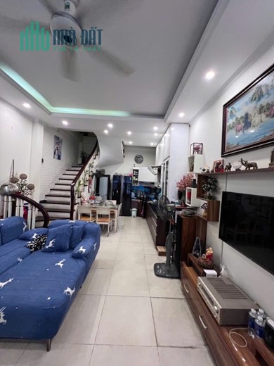 Bán Nhà gần Cổng Chào Xuân Đỉnh, giáp Xuân La, DT 48m2, giá nhỉnh 11 tỉ