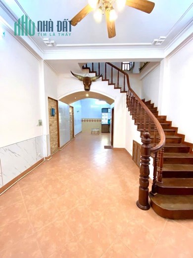 Bán nhà Đặng Thùy Trâm, Hoàng Quốc Việt, 65m2, MT: 4,5m, giá 19,5 tỷ