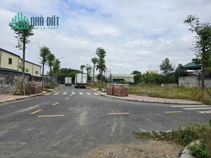 Bán 100m đất đấu giá tổ 4, Quang Minh, Mê Linh, HN. Đường nhựa, vỉa hè. Giá 6,1 tỷ.