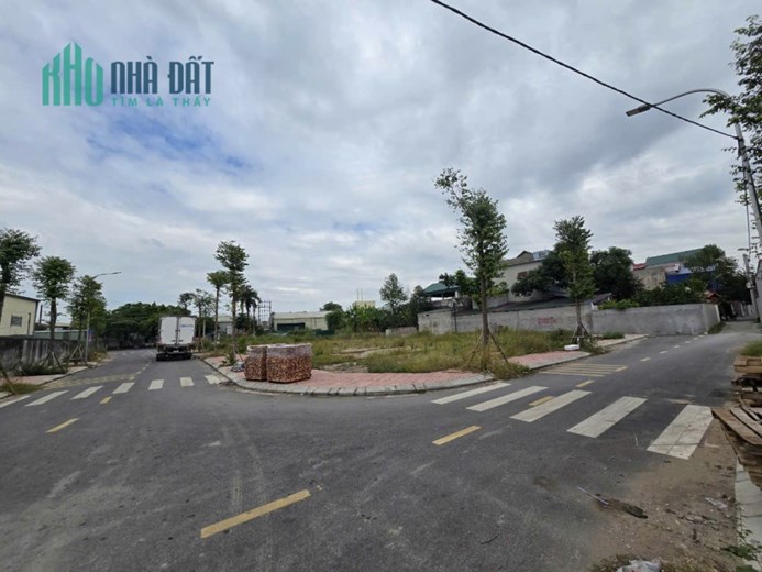 Bán 100m đất đấu giá tổ 4, Quang Minh, Mê Linh, HN. Đường nhựa, vỉa hè. Giá 6,1 tỷ.