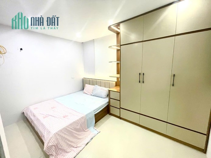 bán nhà Khâm Thiên, Đống Đa. Nhà 3 ngủ với 2 WC. chỉ 4 x tỷ