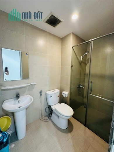 Bán chung cư FLC Star Tower 418 Quang Trung, Hà Đông, Hà Nội. 74m2 với 2 ngủ và 2vs. Giá nhỉnh 4 tỷ