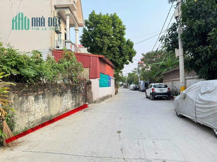 Bán đất tổ 11, TT Quang Minh, Mê Linh, HN. Đường thông, oto vào đất. DT 110m, giá 35tr/1m.