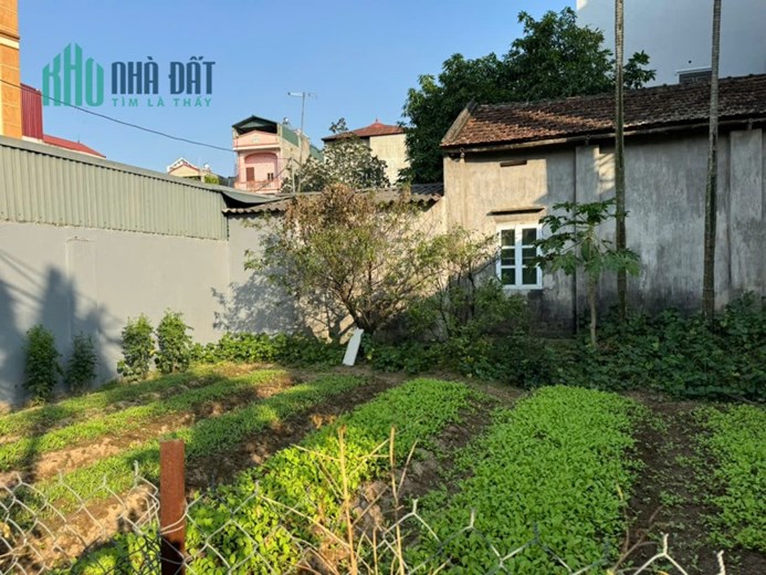 Bán đất thôn Yên Nhân, Tiền Phong, Mê Linh, HN. Cách chợ Yên 250m. DT 180m, giá 4,54 tỷ.