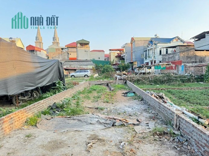 Bán 70m đất tổ 11, TT Quang Minh, Mê Linh, HN. Trục chính làng, mặt tiền kinh doanh. Giá 3,9 tỷ.