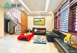 Bán nhà Đê La Thành, Thành Công, Ba Đình. 68m2, xây 4 tầng. Giá nhỉnh 9 tỷ có thương lượng.