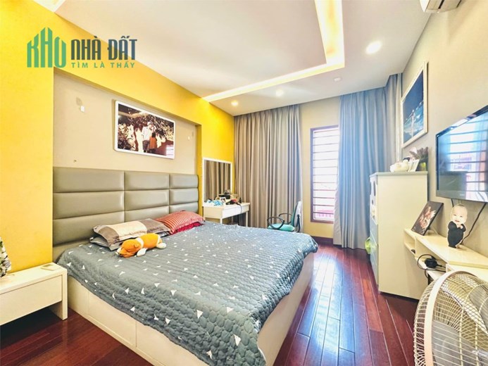 Bán nhà Đê La Thành, Thành Công, Ba Đình. 68m2, xây 4 tầng. Giá nhỉnh 9 tỷ có thương lượng.