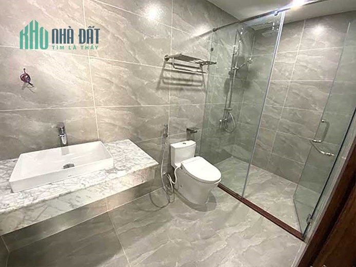 Bán Tòa Văn Phòng 9 Tầng Mặt Phố Kim Giang. DT 160m2, MT 6.6m nở hậu, Giá 75 TỶ