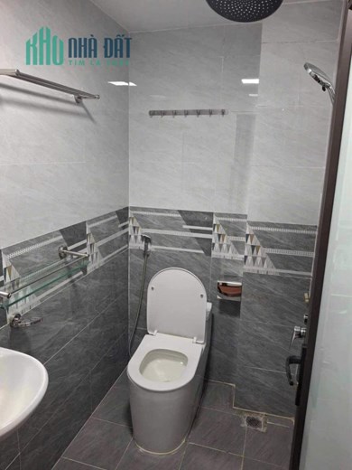 Bán tập thể Thịnh Hào. Hàng Bột, Đống Đa, 115m2, với 3 ngủ và 2 vs, giá nhỉnh 3 tỷ