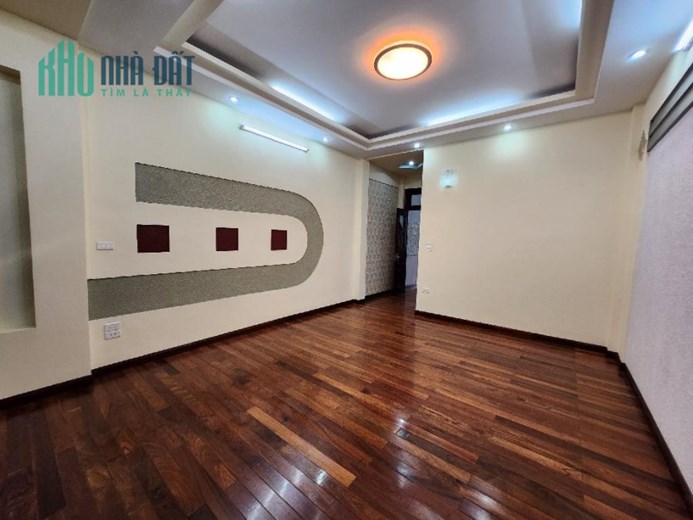 BÁN NHÀ NGÕ 106 HOÀNG QUỐC VIỆT, ÔTÔ VÀO NHÀ+ PHÂN LÔ + KINH DOANH + VĂN PHÒNG,GIÁ 24,8 TỶ, DT59 M2