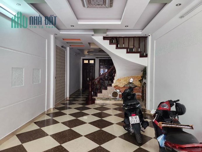 BÁN NHÀ NGÕ 106 HOÀNG QUỐC VIỆT, ÔTÔ VÀO NHÀ+ PHÂN LÔ + KINH DOANH + VĂN PHÒNG,GIÁ 24,8 TỶ, DT59 M2