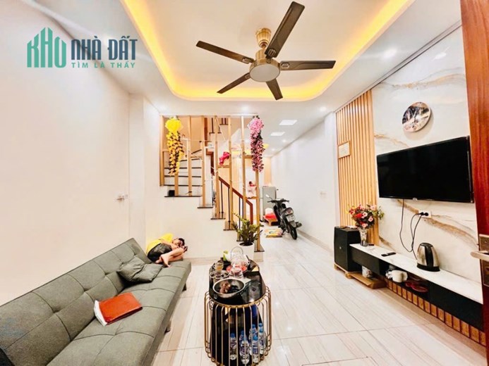 Bán nhà 3 tầng tổ 11, Quang Minh, Mê Linh, HN. Cách 50m tới đường Quang Minh. DT 32m, giá 2,95 tỷ.