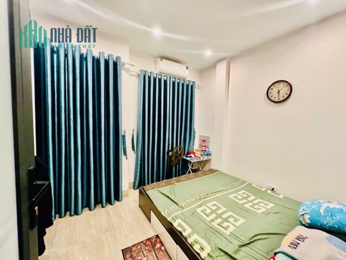 Bán nhà 3 tầng tổ 11, Quang Minh, Mê Linh, HN. Cách 50m tới đường Quang Minh. DT 32m, giá 2,95 tỷ.