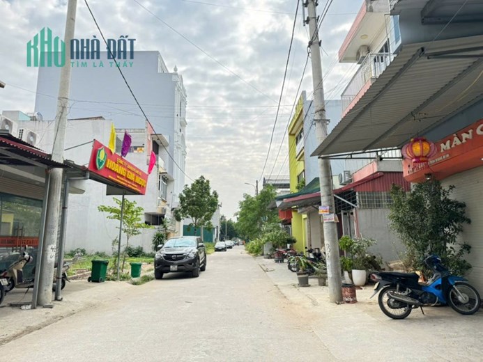 Bán đất dịch vụ tổ 5, Quang Minh, Mê Linh, HN. Mặt tiền kinh doanh, DT 92m, giá 5,6 tỷ.