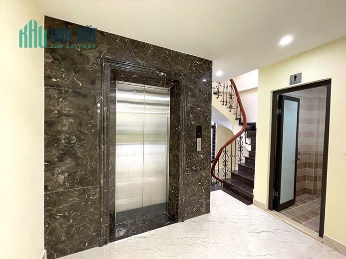 Cho Thuê Tòa Văn Phòng 8 Tầng MP Mạc Thái Tông, Cầu Giấy. DT 70m2, Mt 5,2m, Giá 90Tr/th