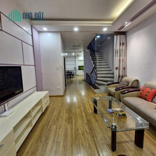 Cho thuê MBKD phố Chùa Láng Huỳnh TK Đống Đa đoạn giữa phố phù hợp thời trang nhà hàng cafe spa