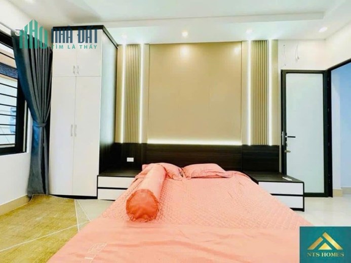 Bán Nhà 5 tầng full thổ cư Hạ Đình, Thanh Xuân
DT 61m2, với 6 ngủ. giá 10 tỷ có thương lượng