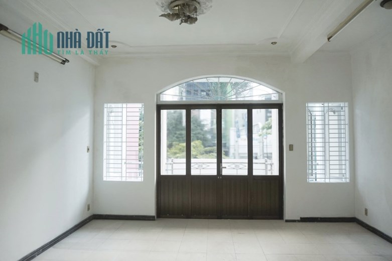 🔥 Mặt tiền rộng tại vị trí vàng trên đường Trường Sơn - Trần Quốc Hoàn! 🔥