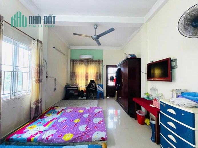 Bán nhà phố Tây Sơn, Đống Đa, Hà Nội
DT 40m2, xây 4 tầng. Giá chào 4.8 tỷ có thương lượng