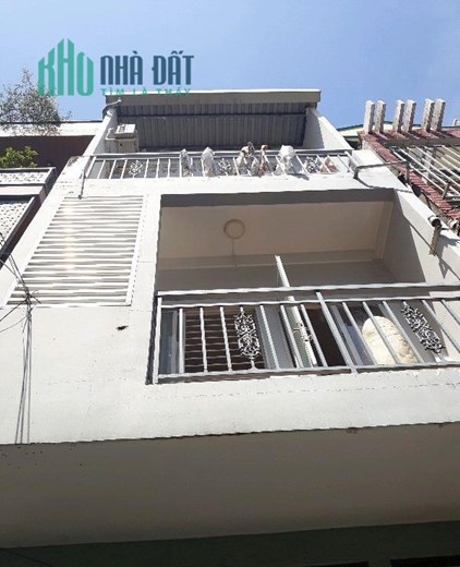 👉 Bán nhà đường Ba tháng Hai quận 10 - diện tích sd: 128 m2 - có 4pn. Nhà còn mới có thể ở ngay.