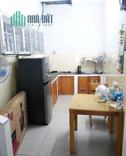 👉 Bán nhà đường Ba tháng Hai quận 10 - diện tích sd: 128 m2 - có 4pn. Nhà còn mới có thể ở ngay.