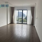 Bán nhà 6 tầng mặt đường Lạc Long Quân 6 tầng, thang máy.
