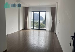 Bán nhà 6 tầng mặt đường Lạc Long Quân 6 tầng, thang máy.