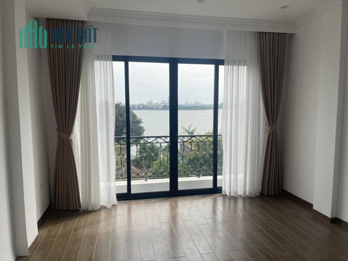 Bán nhà 6 tầng mặt đường Lạc Long Quân 6 tầng, thang máy.