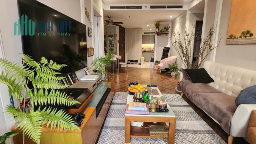 Bán chung cư Trung Yên 1, 120m2, căn góc 3pn, nhà đẹp, 7,6 tỷ. 0975118822.