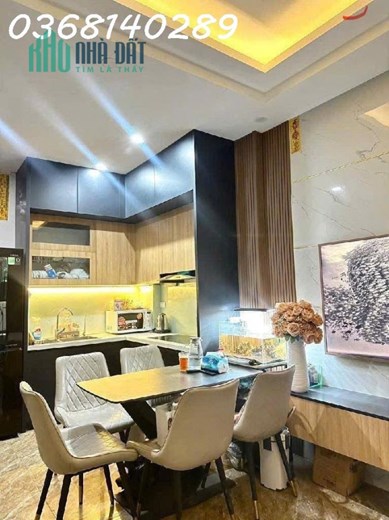 Ôt ô ngủ trong nhà  40m², 5 tầng, 3PN, 4WC, Ngô Gia Tự  - Long Biên - 4.8 tỷ
