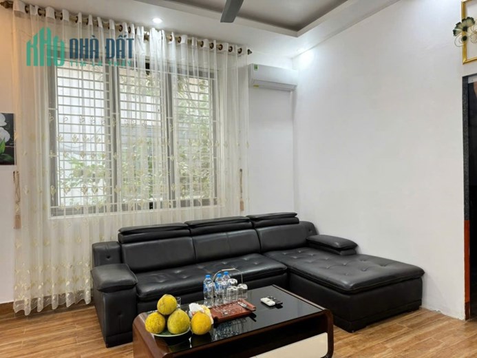 Bán nhà 3 tầng tổ 5, Quang Minh, Mê Linh, HN. Oto tránh, 5 xe oto đỗ sân. DT 100m, giá 5,1 tỷ.