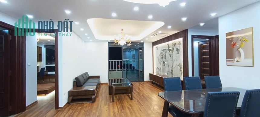 Bán chung cư 15 - 17 Ngọc Khánh, Ba Đình, 146m2, 3pn, nhà thoáng. 0975118822.