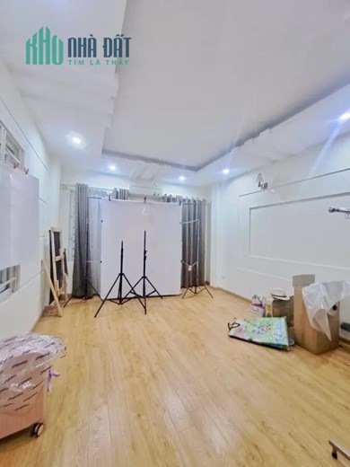 Bán nhà ngõ 89 phố Lạc Long quân gần chợ Bưởi 33m2 x 3 tầng - 15m ra ô tô - nhỉnh 5 tỷ